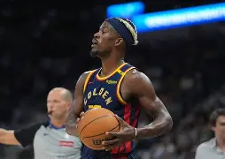 勇士NBA战胜波特兰开拓者库里外线连中(2016年勇士vs开拓者库里回来)